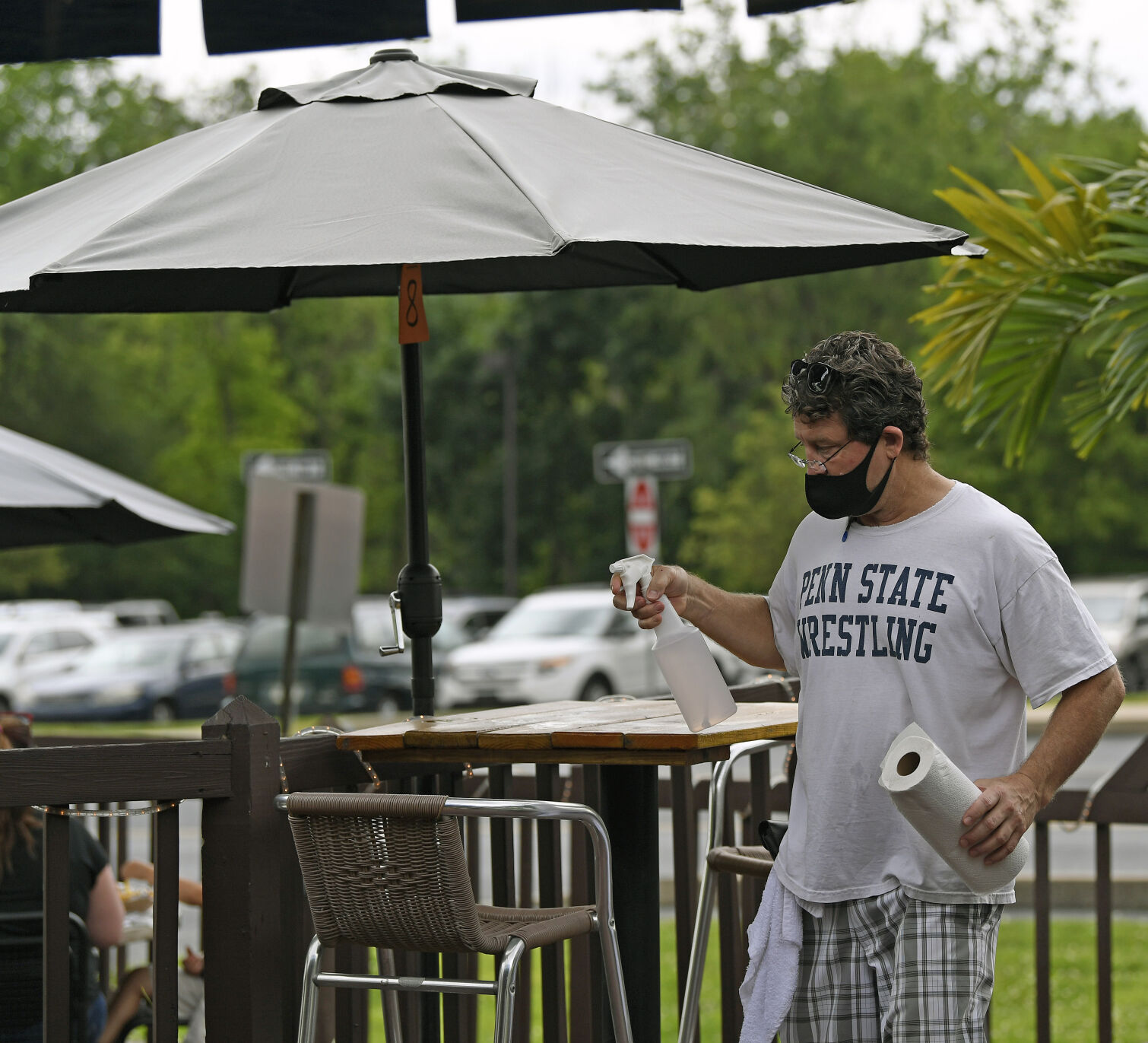 Outdoor Dining at The Deck in Ephrata
